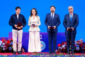 podium q group sfe06756a copia simone ferraro ph